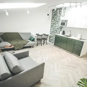 https://strzelecka-top-floor-apartment.krakowhotelspoland.com